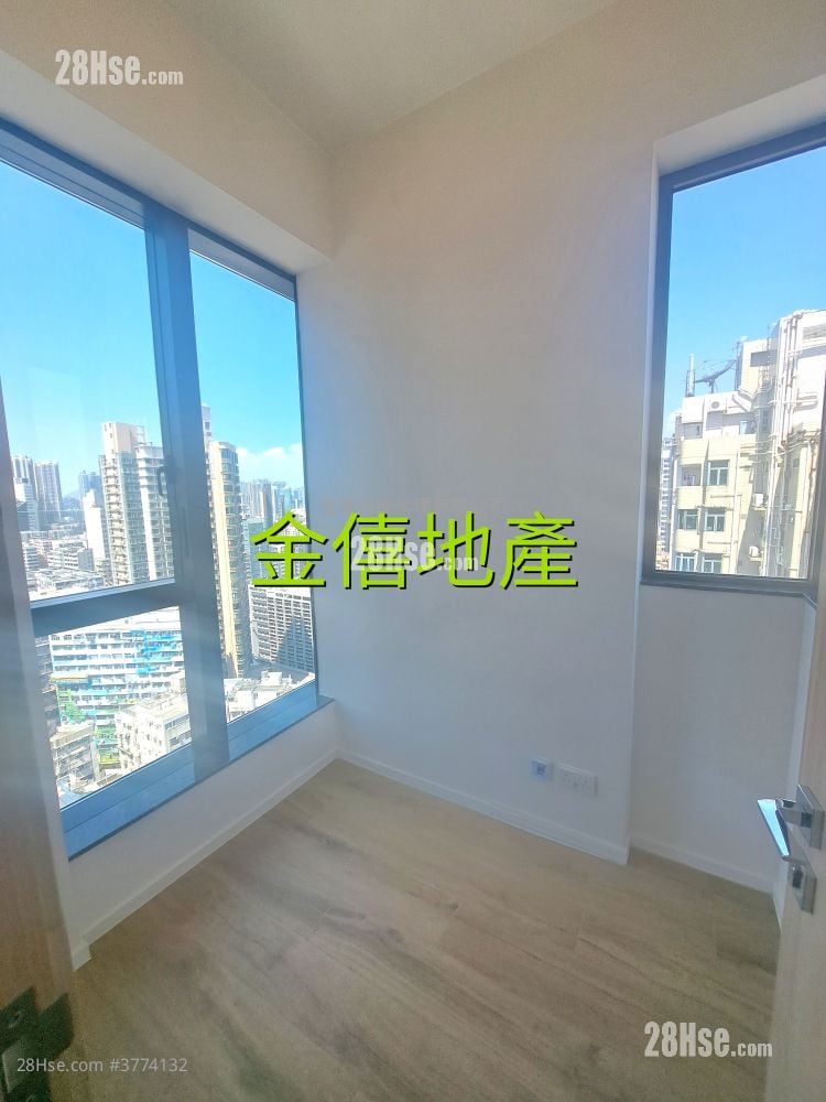 Elize Park Rental 3 Bedrooms , 1 Bathroom 438 ft²