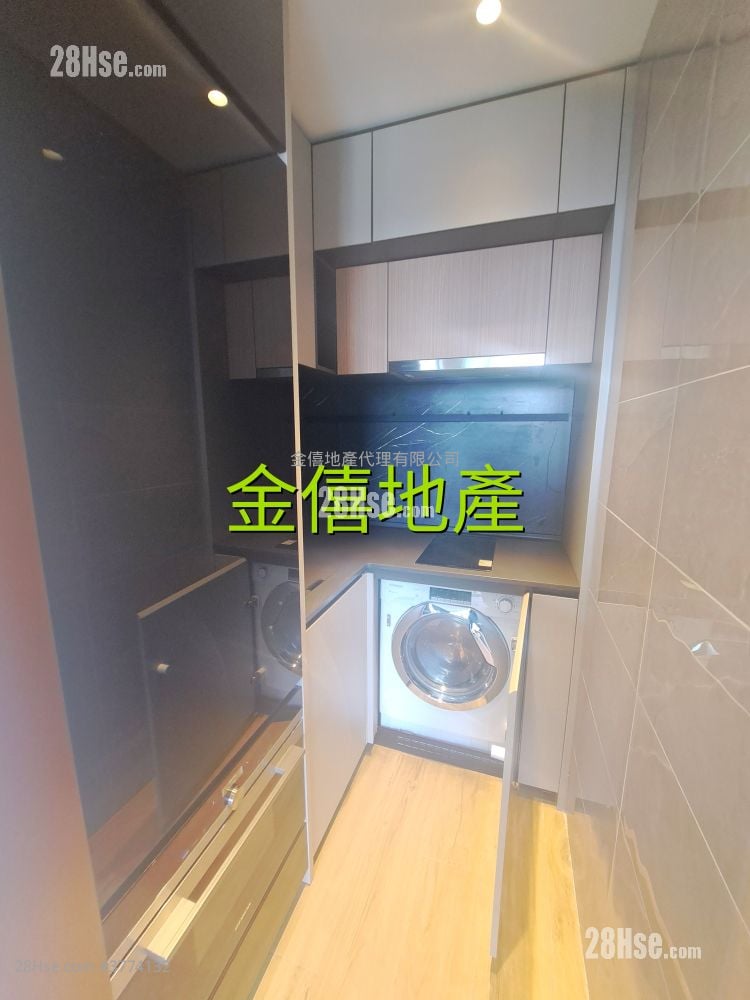 Elize Park Rental 3 Bedrooms , 1 Bathroom 438 ft²