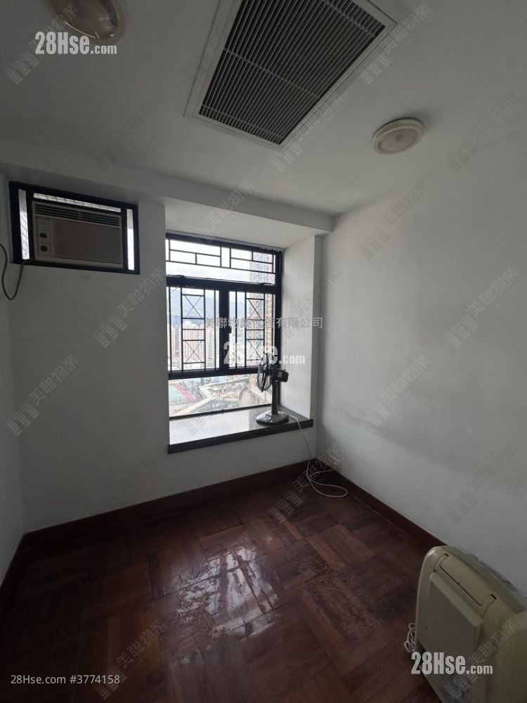 Skyline Plaza Sell 3 Bedrooms 530 ft²