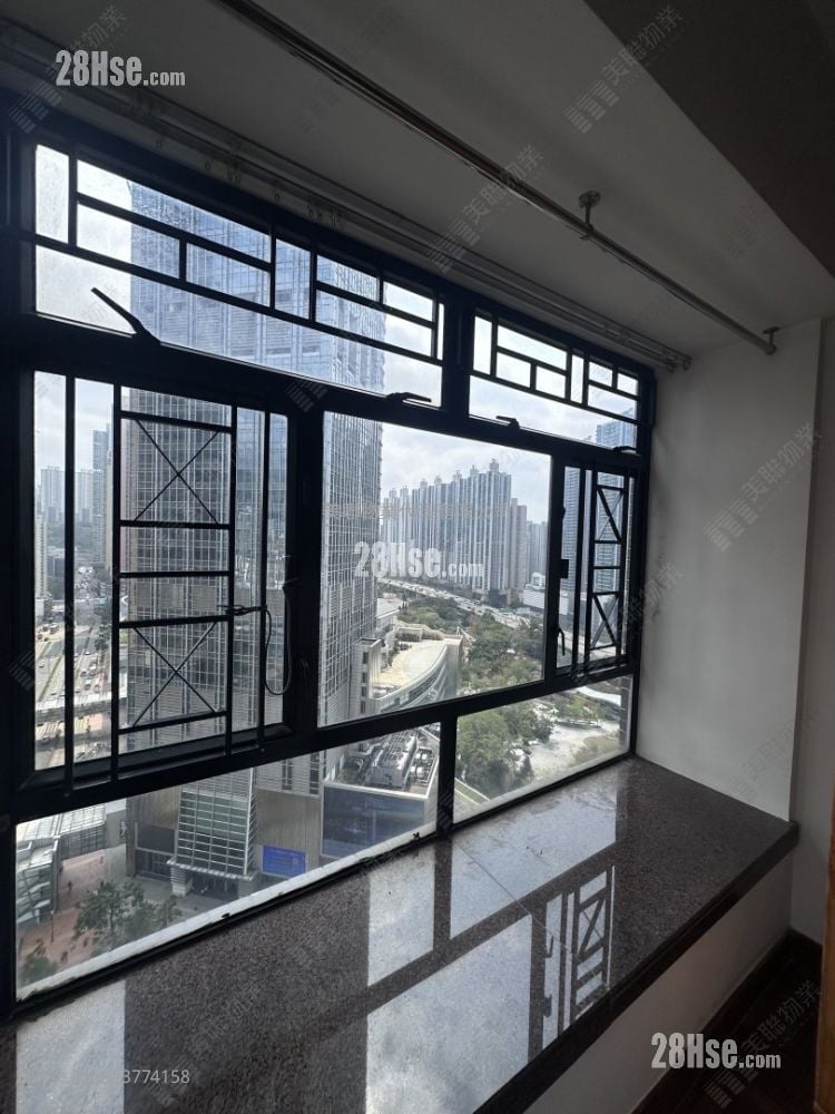 Skyline Plaza Sell 3 Bedrooms 530 ft²