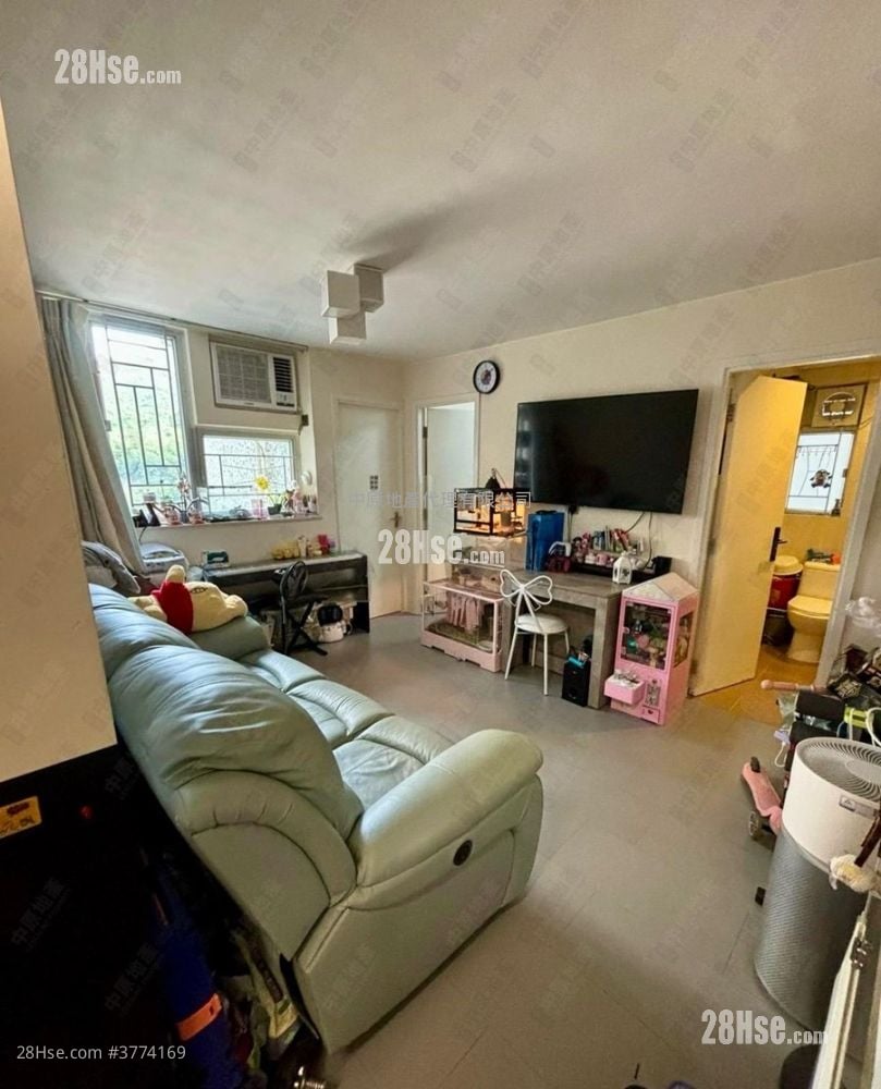 Cheerful Garden Sell 2 Bedrooms , 1 Bathroom 431 ft²