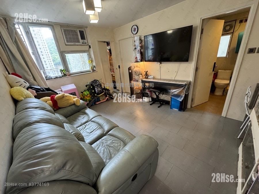 Cheerful Garden Sell 2 Bedrooms , 1 Bathroom 431 ft²