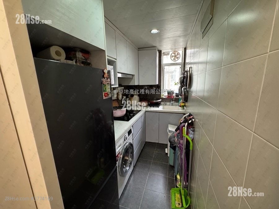 Cheerful Garden Sell 2 Bedrooms , 1 Bathroom 431 ft²