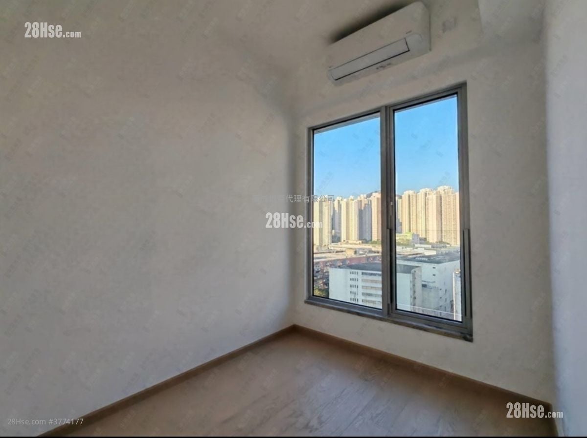 The Coast Line Rental 2 Bedrooms , 1 Bathroom 468 ft²