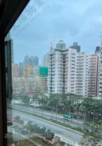 Royal Peninsula Sell 3 Bedrooms 690 ft²