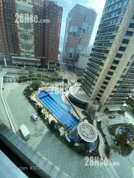 Royal Peninsula Sell 3 Bedrooms 690 ft²