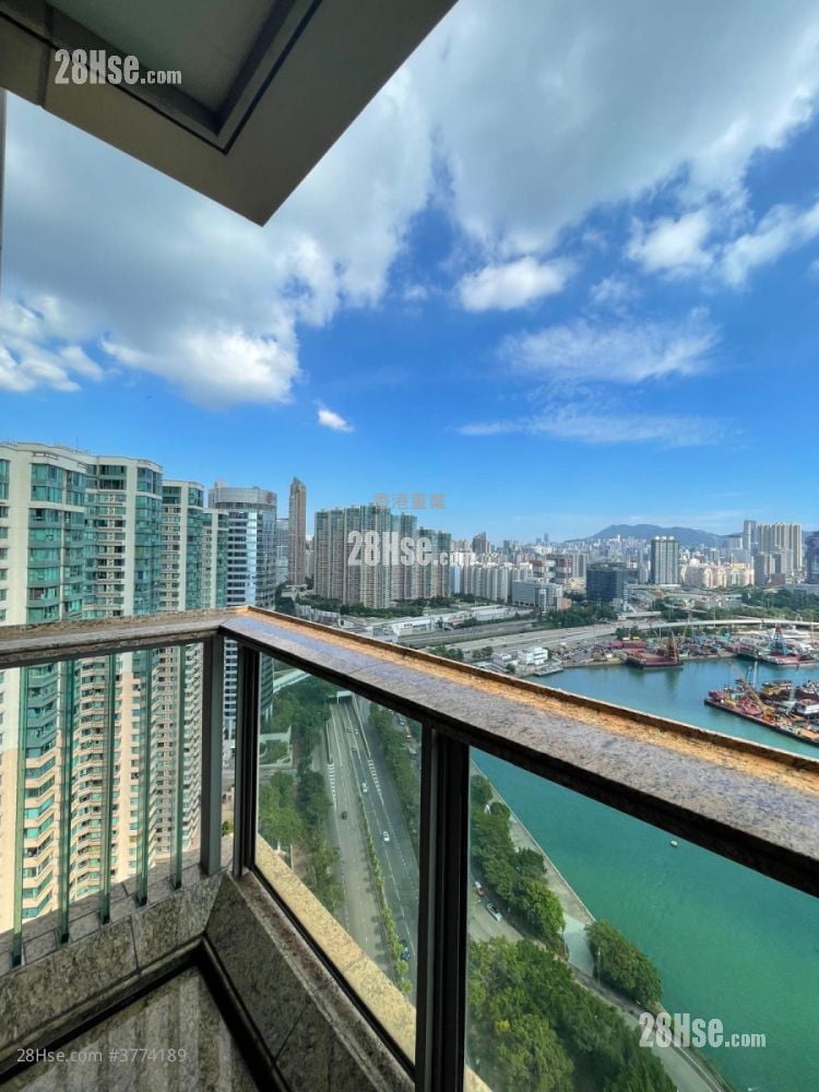 One Silversea Sell 3 Bedrooms , 2 Bathrooms 746 ft²