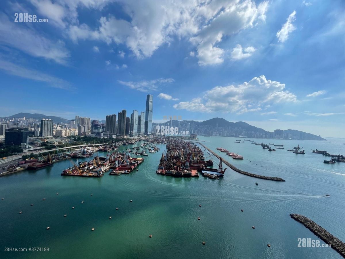 One Silversea Sell 3 Bedrooms , 2 Bathrooms 746 ft²