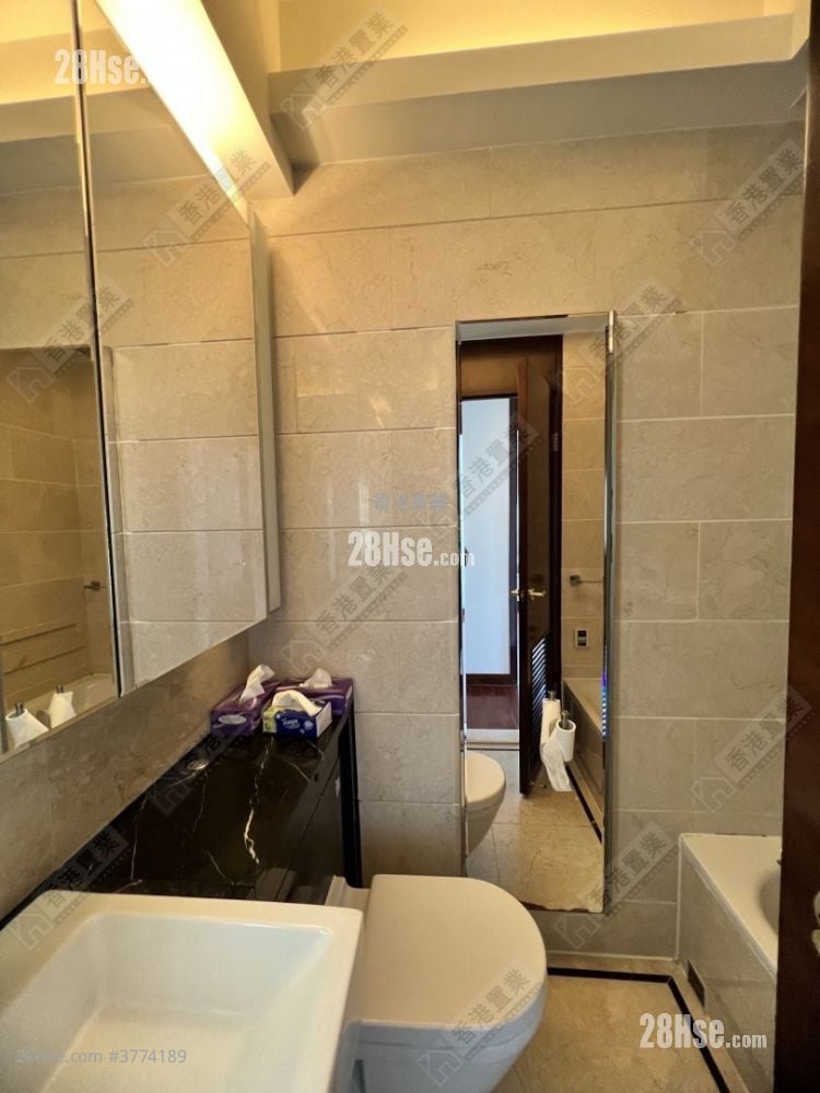 One Silversea Sell 3 Bedrooms , 2 Bathrooms 746 ft²