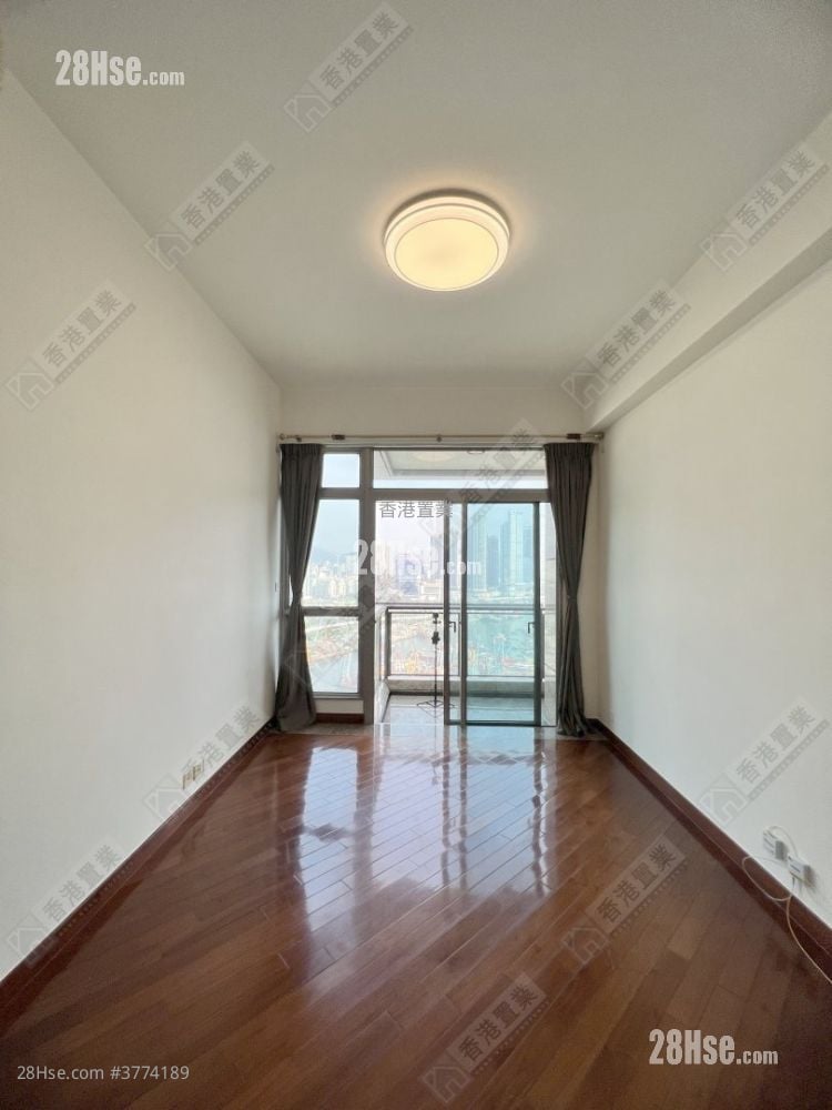 One Silversea Sell 3 Bedrooms , 2 Bathrooms 746 ft²