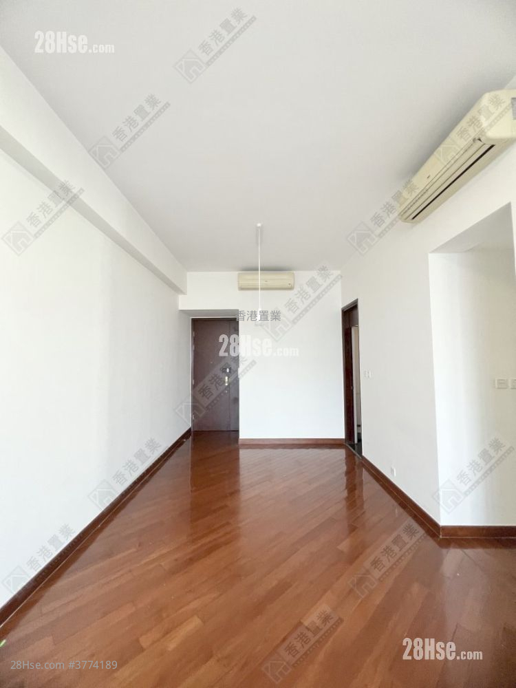 One Silversea Sell 3 Bedrooms , 2 Bathrooms 746 ft²