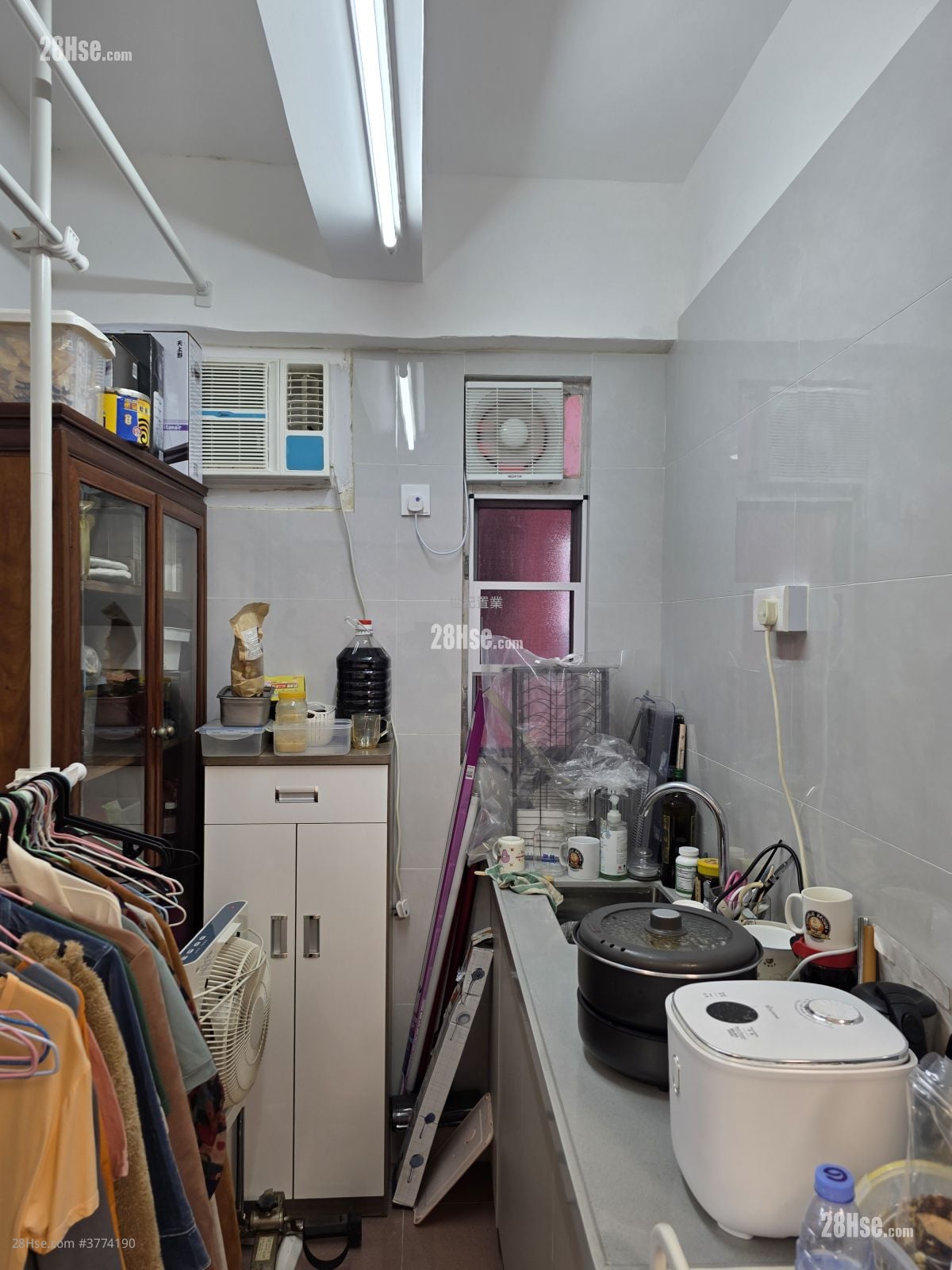 Parkes Mansion Rental 2 Bedrooms , 1 Bathroom 365 ft²