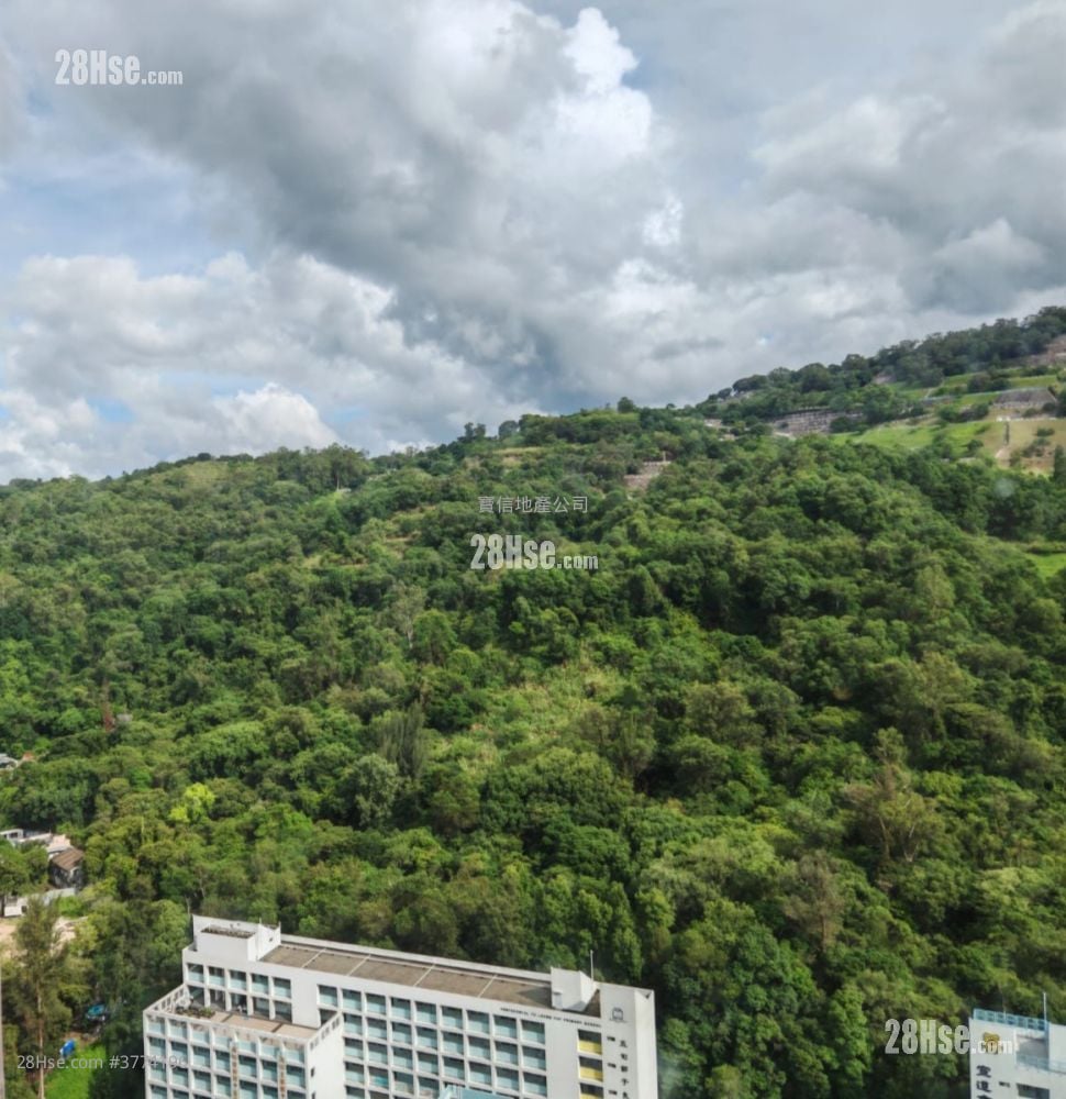 Yung Shing Court Sell 3 Bedrooms , 1 Bathroom 636 ft²