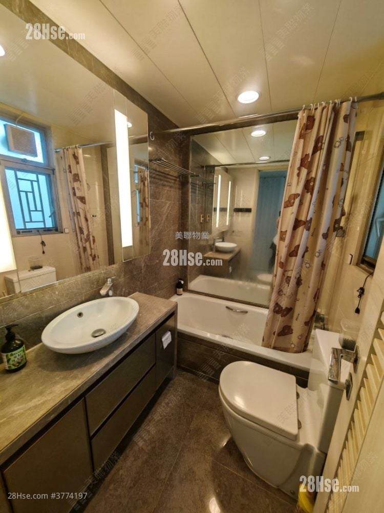 世宙 售盘 3 房 , 2 浴室 646 平方尺