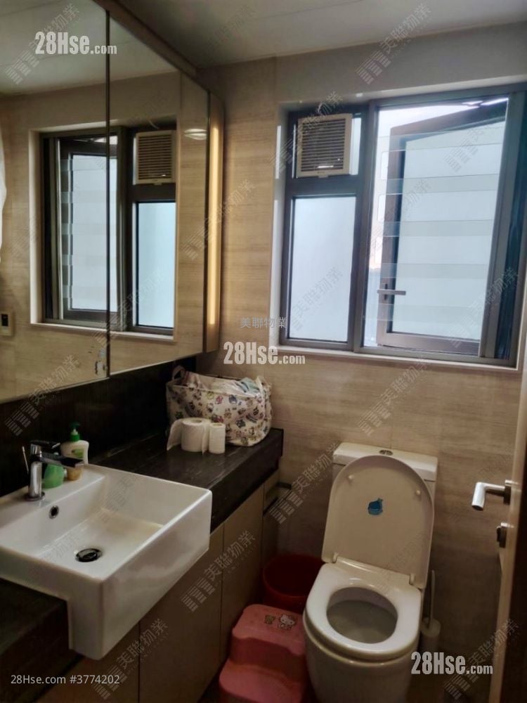 Parc City Sell 3 Bedrooms , 2 Bathrooms 769 ft²