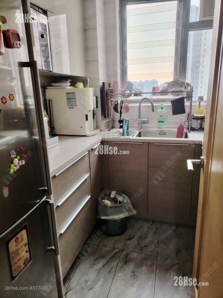 Parc City Sell 3 Bedrooms , 2 Bathrooms 769 ft²