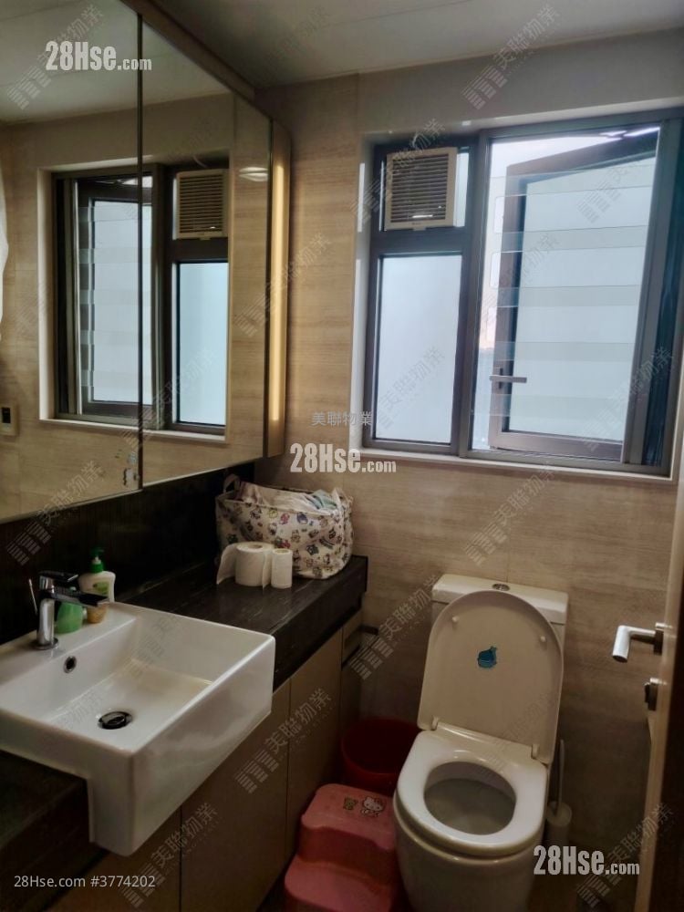 Parc City Sell 3 Bedrooms , 2 Bathrooms 769 ft²