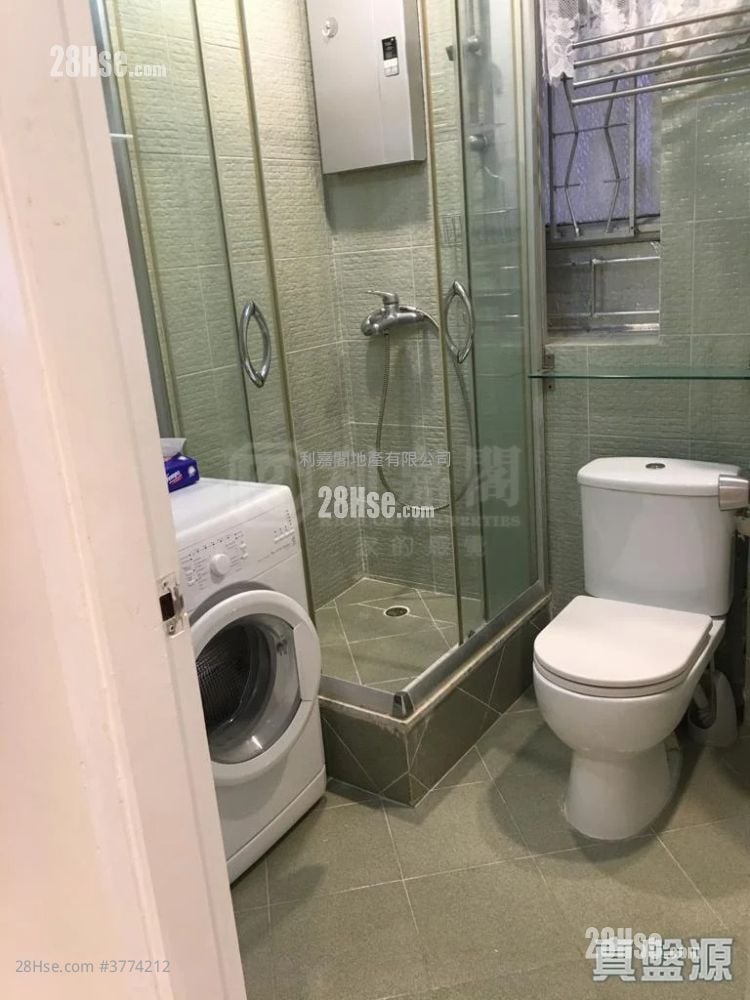 King's Court Sell 2 Bedrooms 446 ft²