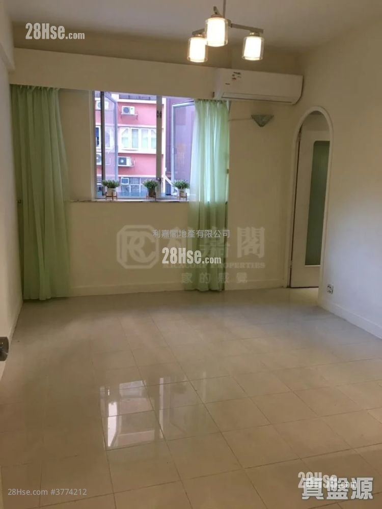 King's Court Sell 2 Bedrooms 446 ft²