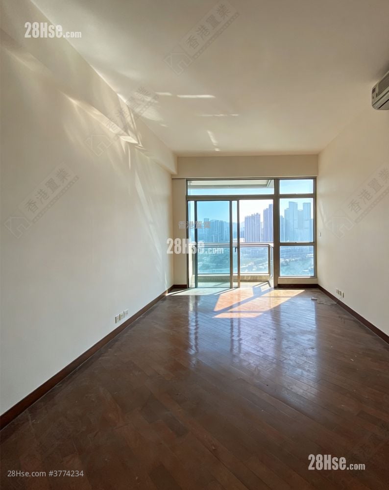 One Silversea Sell 3 Bedrooms 955 ft²