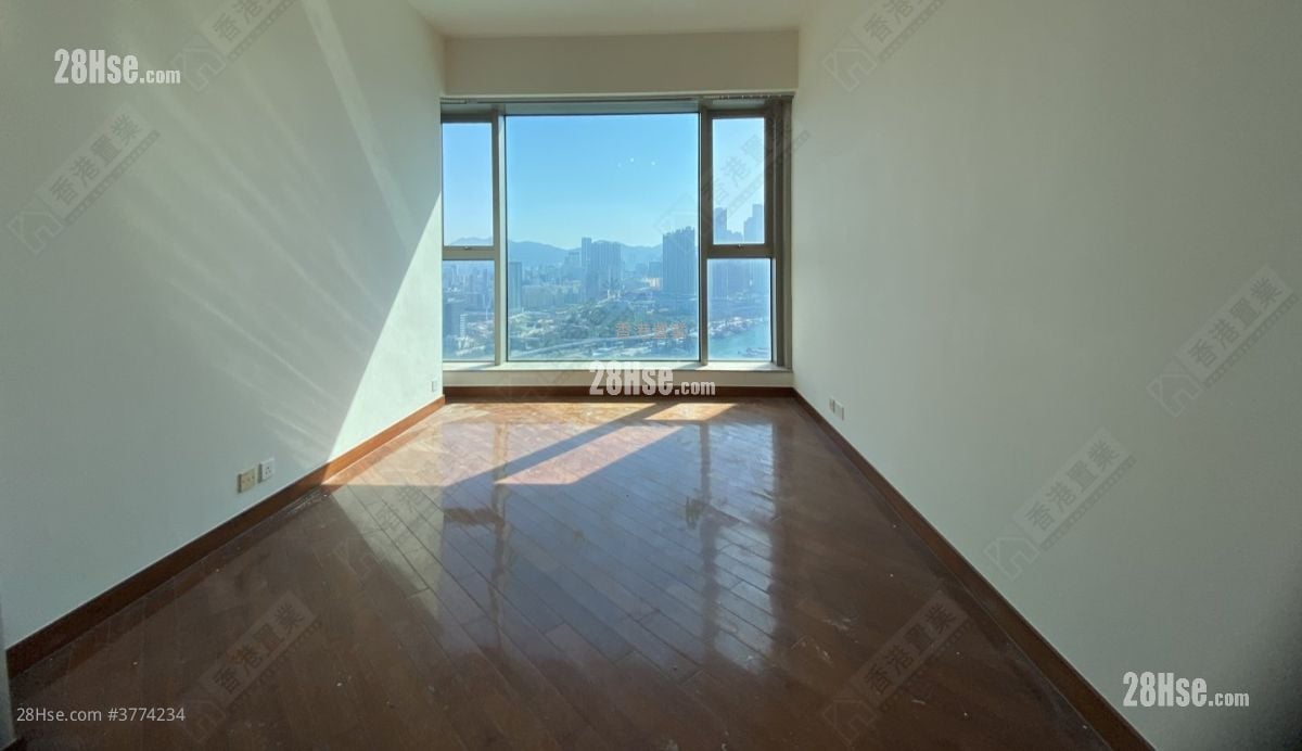 One Silversea Sell 3 Bedrooms 955 ft²