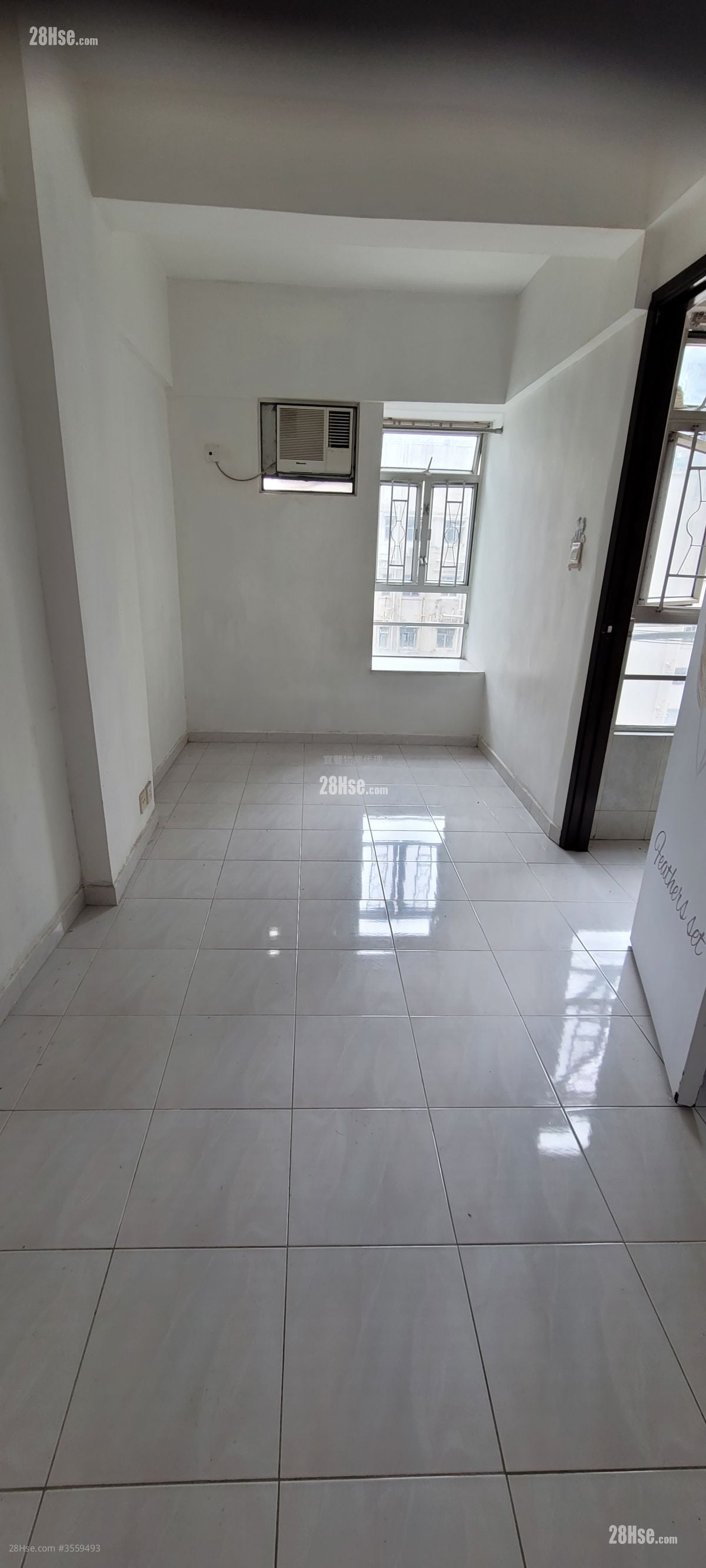 东蔚苑 售盘 2 房 , 1 浴室 318 平方尺