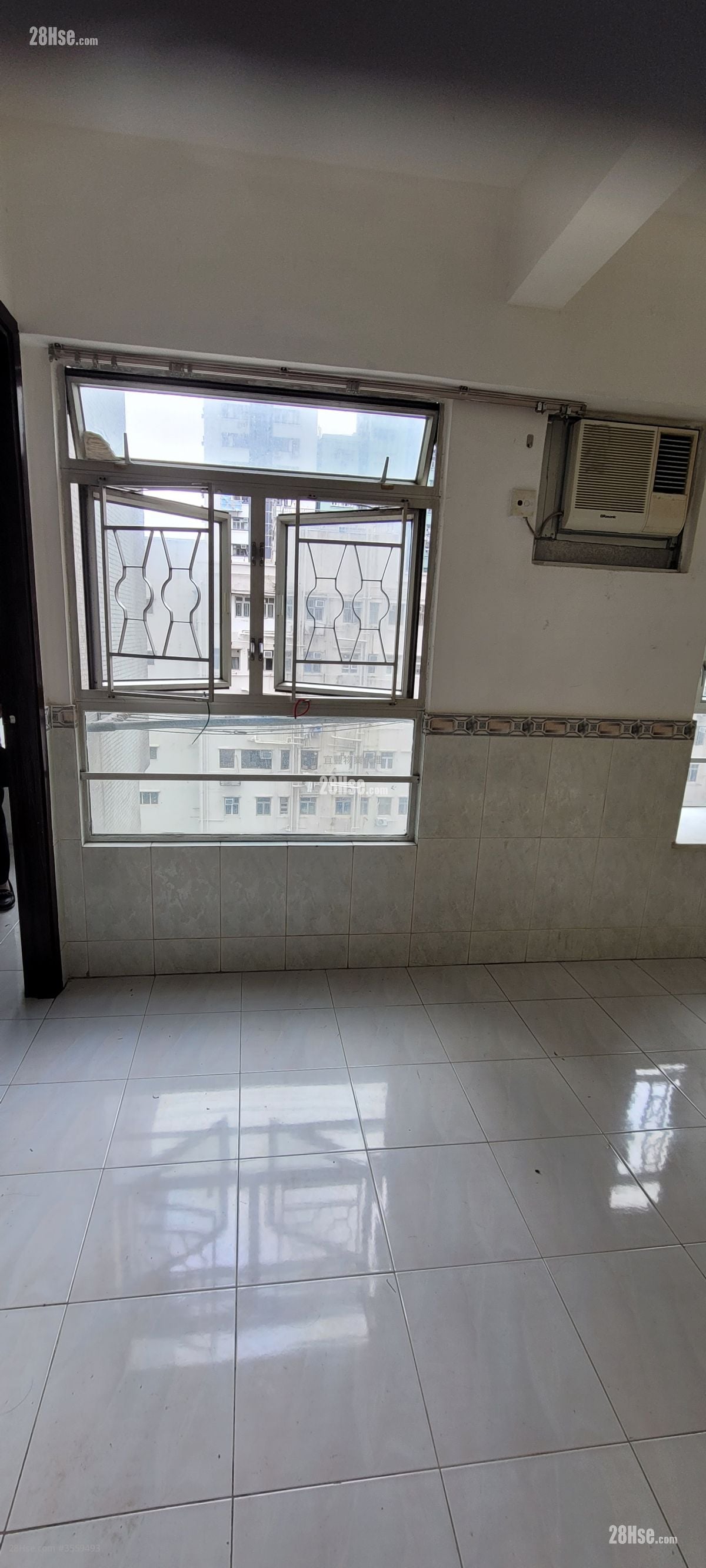 东蔚苑 售盘 2 房 , 1 浴室 318 平方尺