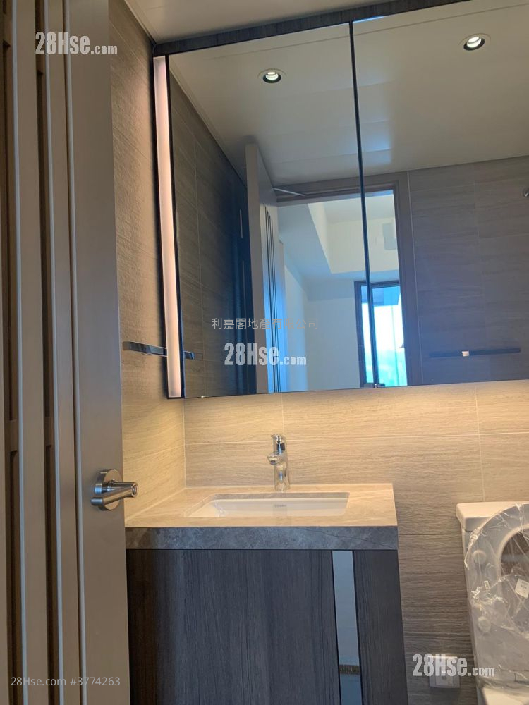 LP6 售盘 4 房 , 3 浴室 1,086 平方尺