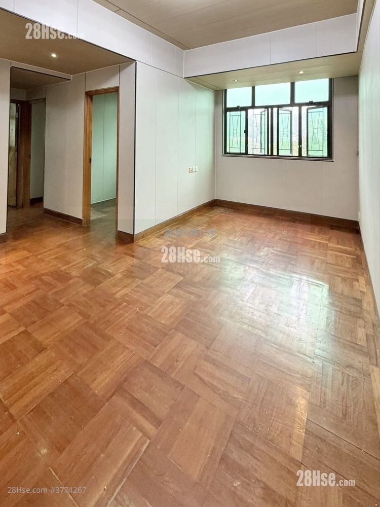 Ashfield House Sell 3 Bedrooms , 1 Bathroom 532 ft²