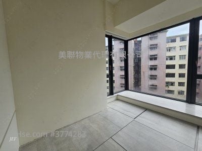 Fleur Pavilia Sell 2 Bedrooms 678 ft²