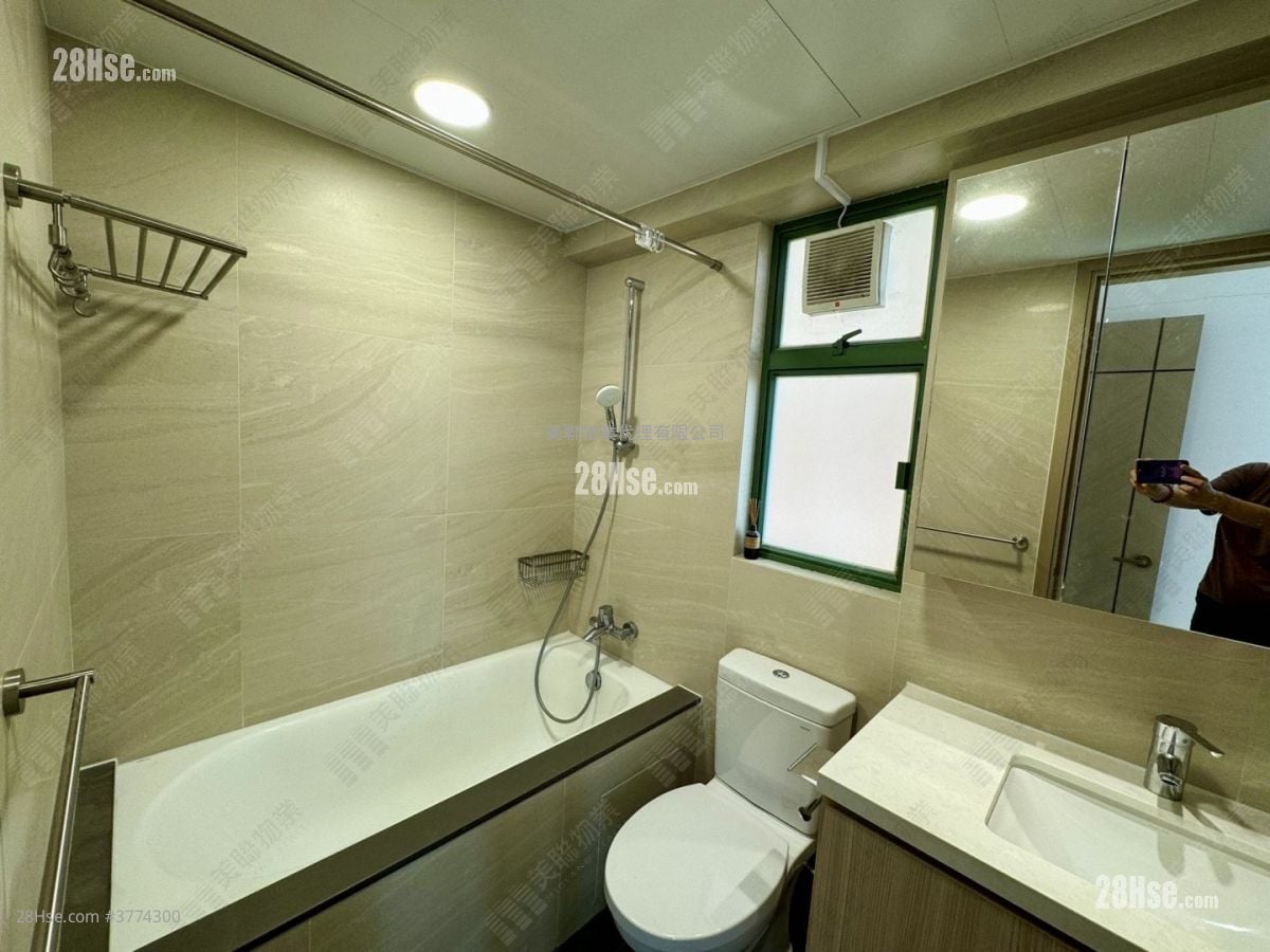 Vista Paradiso Sell 3 Bedrooms 650 ft²