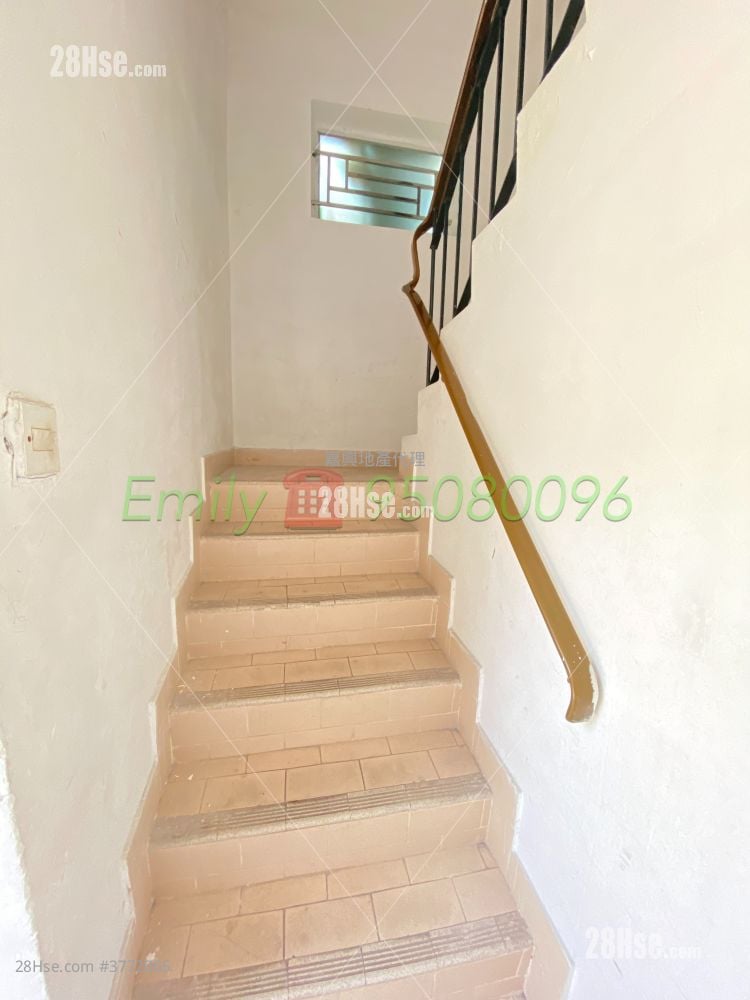 To Shek Village Sell 2 Bedrooms , 1 Bathroom 700 ft²