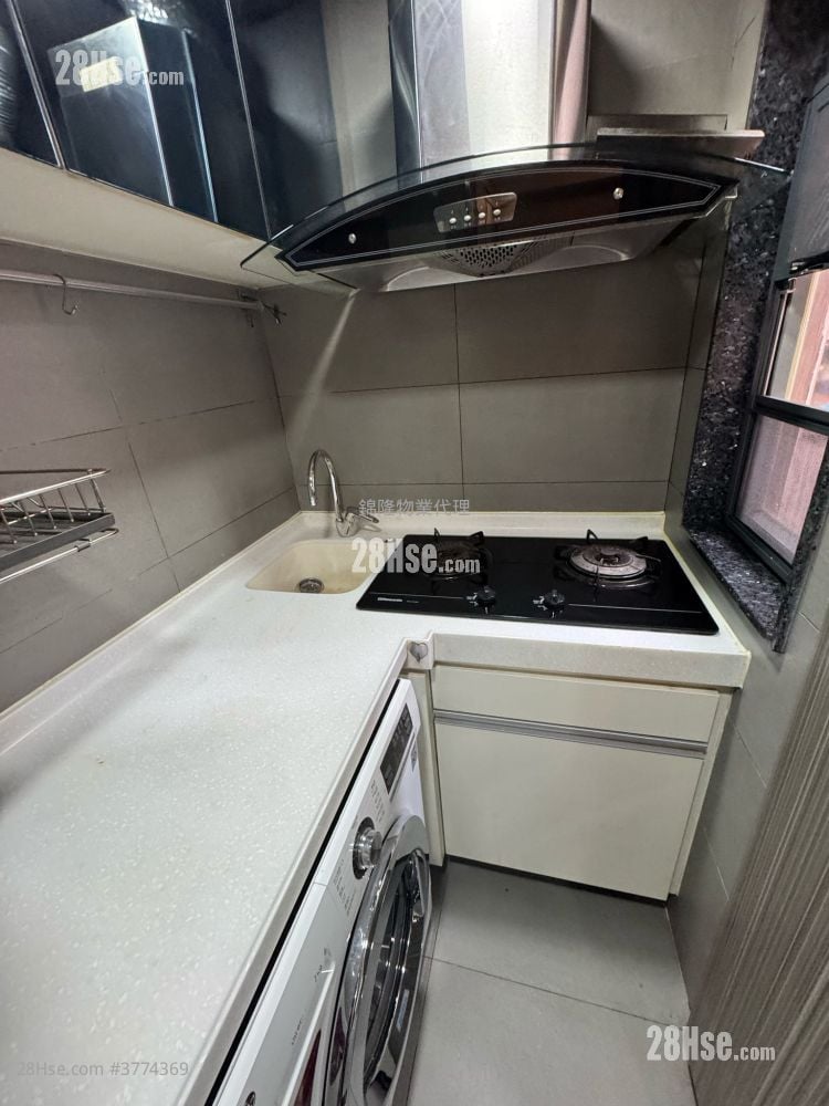 Full Wing Building Sell 2 Bedrooms , 1 Bathroom 258 ft²