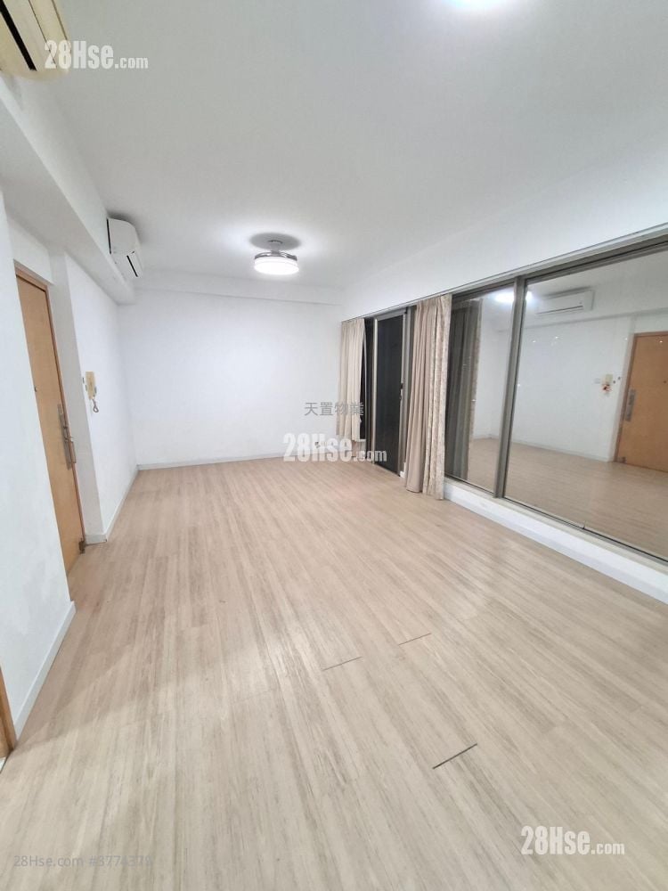 Greenview Sell 4 Bedrooms , 2 Bathrooms 872 ft²