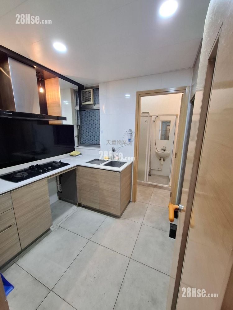 Greenview Sell 4 Bedrooms , 2 Bathrooms 872 ft²