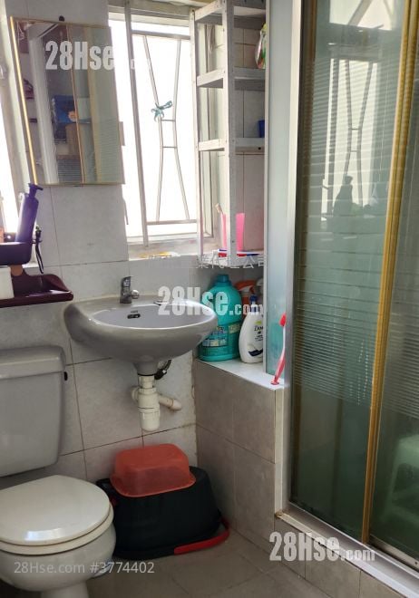 Wing Yue Yuen Building Sell 640 ft²