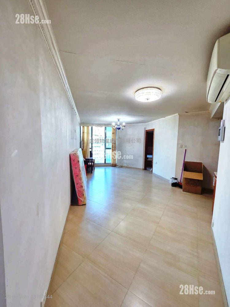 Majestic Park Rental 3 Bedrooms , 2 Bathrooms 800 ft²