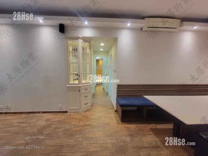 半岛豪庭 售盘 4 房 1,019 平方尺