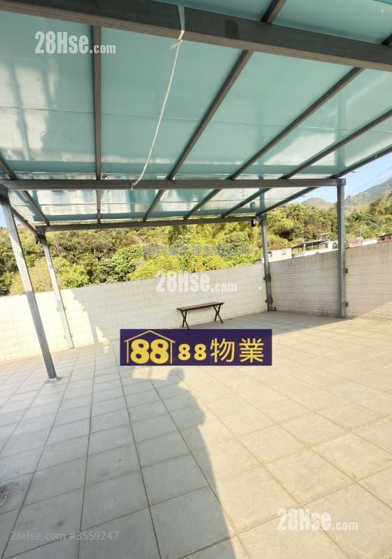 村屋 售盤 3 房 , 2 浴室 700 平方呎