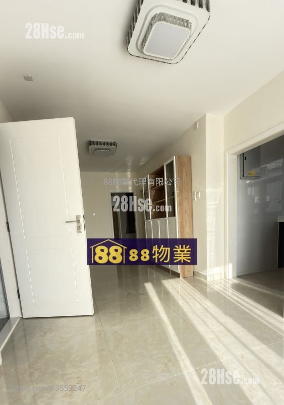 村屋 售盤 3 房 , 2 浴室 700 平方呎