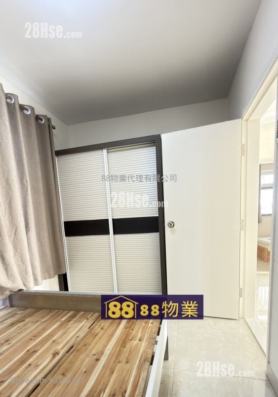 村屋 售盤 3 房 , 2 浴室 700 平方呎