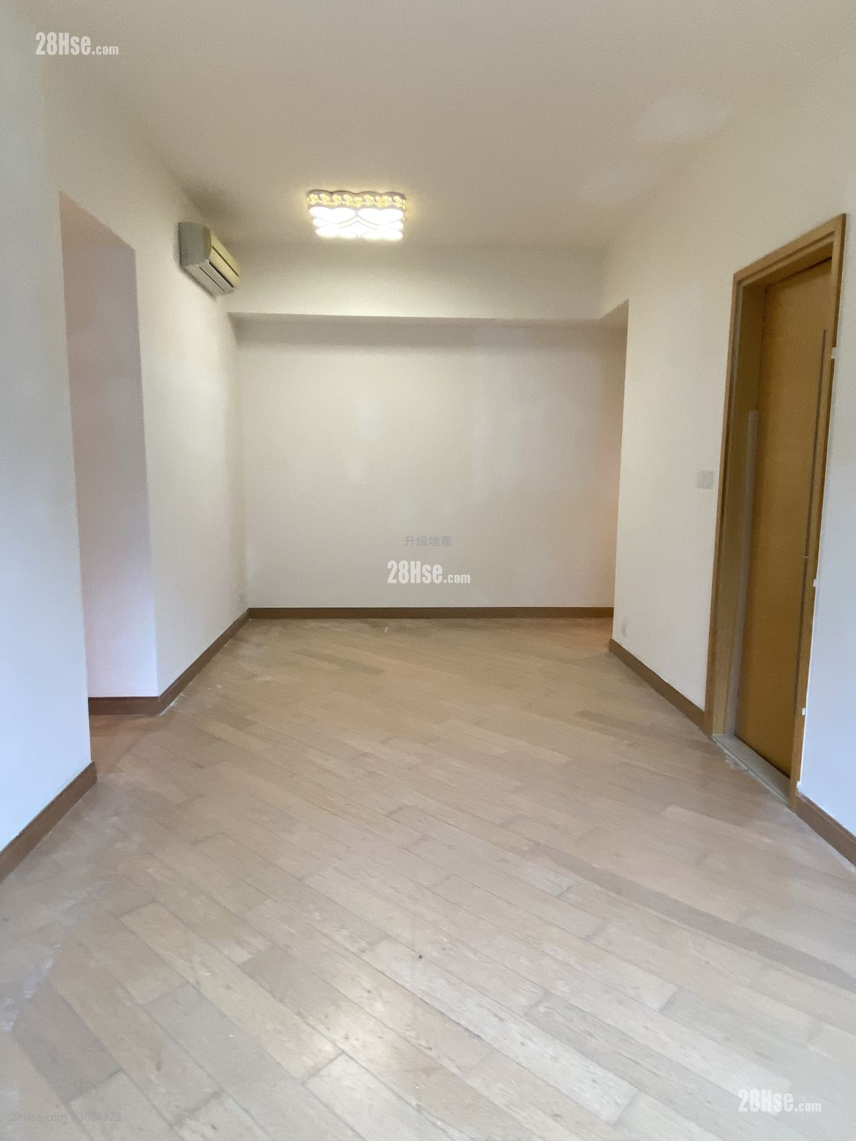 厅: 峻弦 售盘 3 房 , 2 浴室 735 平方尺