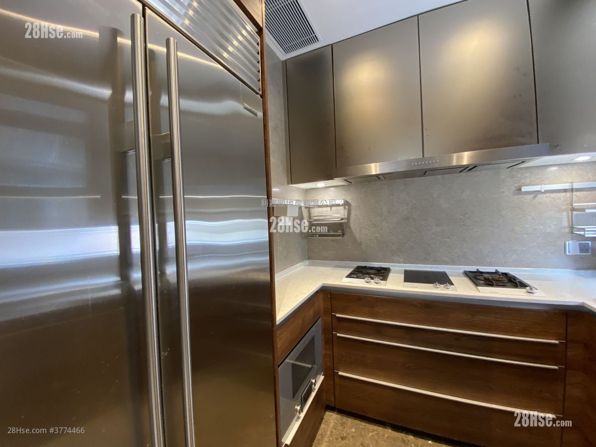 Hampstead Sell 4 Bedrooms , 3 Bathrooms 2,374 ft²