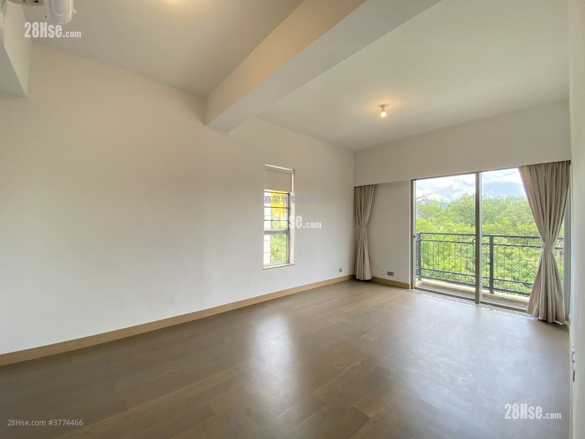 Hampstead Sell 4 Bedrooms , 3 Bathrooms 2,374 ft²