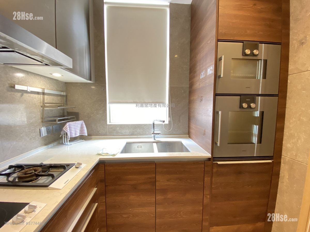 Hampstead Sell 4 Bedrooms , 3 Bathrooms 2,374 ft²