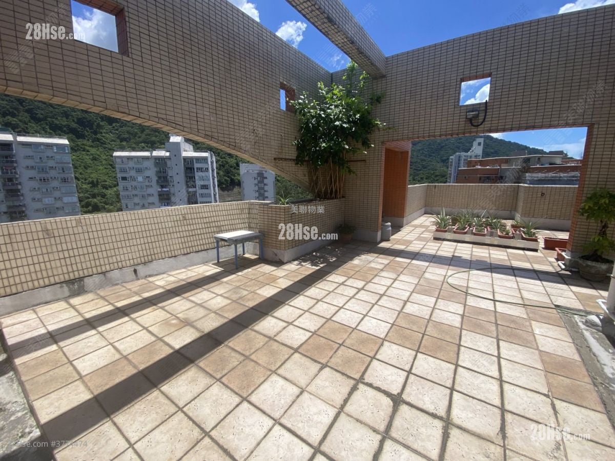 Parc Royale Sell 3 Bedrooms 922 ft²