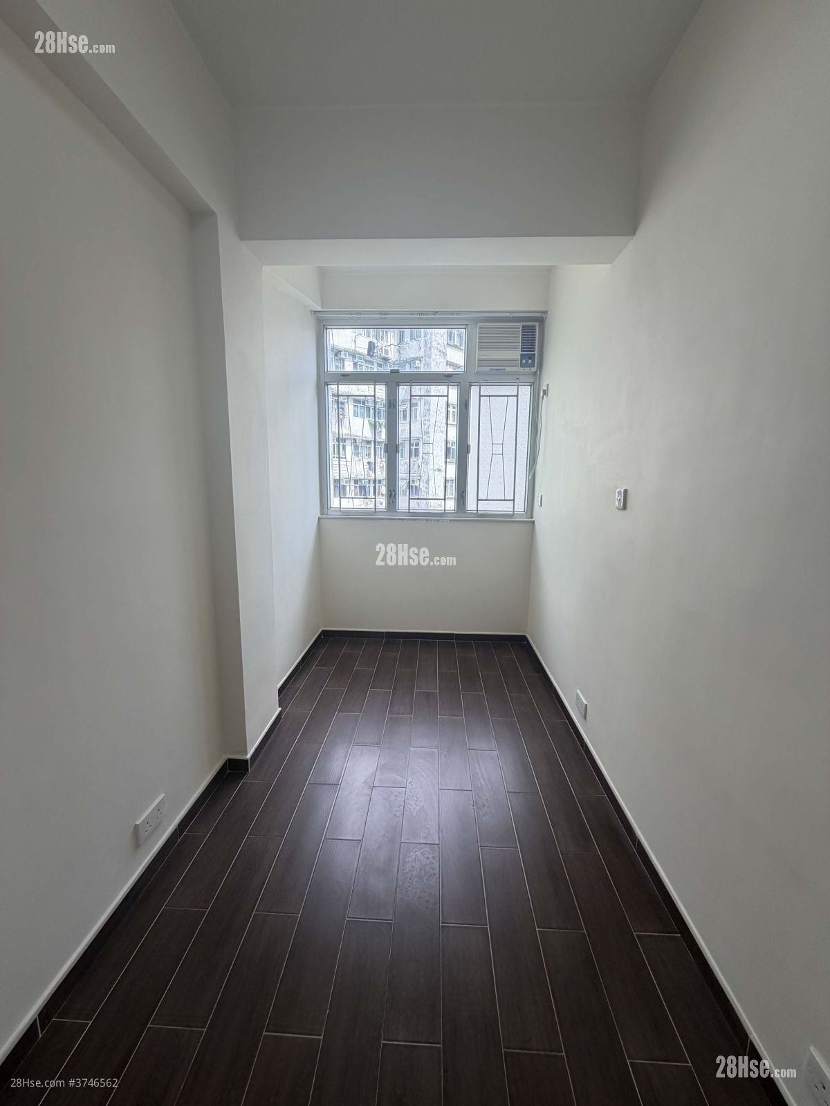 唐楼 租盘 100 平方尺