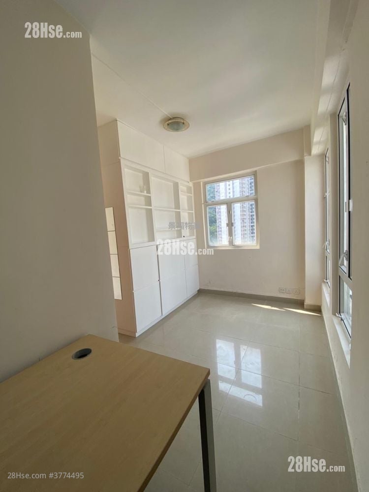 Lee Ga Building Sell 1 Bedroom , 1 Bathroom 300 ft²