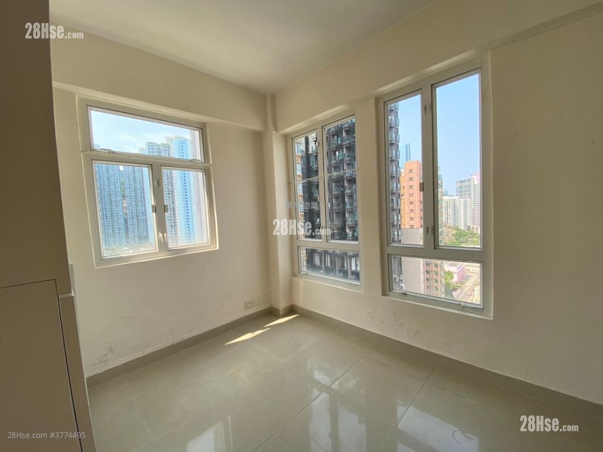 Lee Ga Building Sell 1 Bedroom , 1 Bathroom 300 ft²