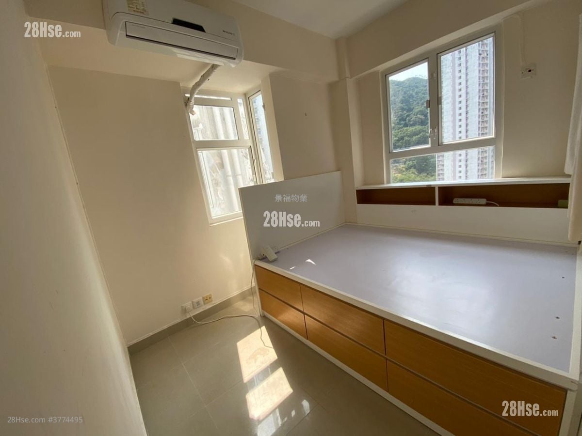 Lee Ga Building Sell 1 Bedroom , 1 Bathroom 300 ft²